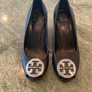 Tory Burch black pebbled leather open toe wedge